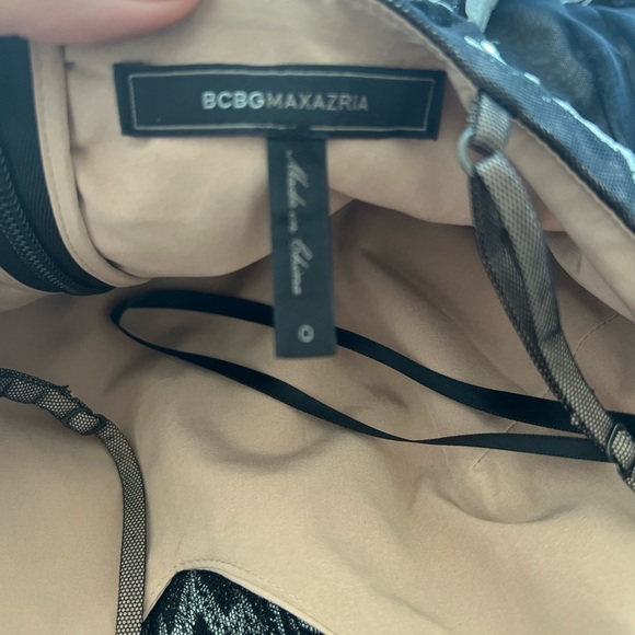 BCBG black and white embroidered halter with mermaid cut - Picture 7 of 9